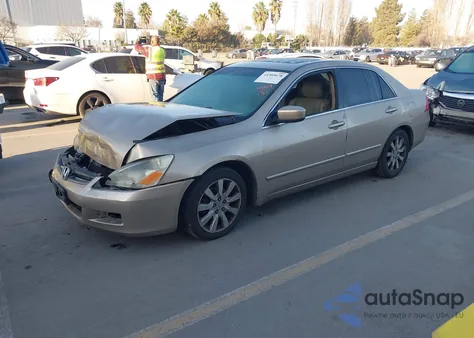 2007 Honda Accord 3.0 Ex z USA, uszkodzony, nr VIN 1HGCM66857A068365